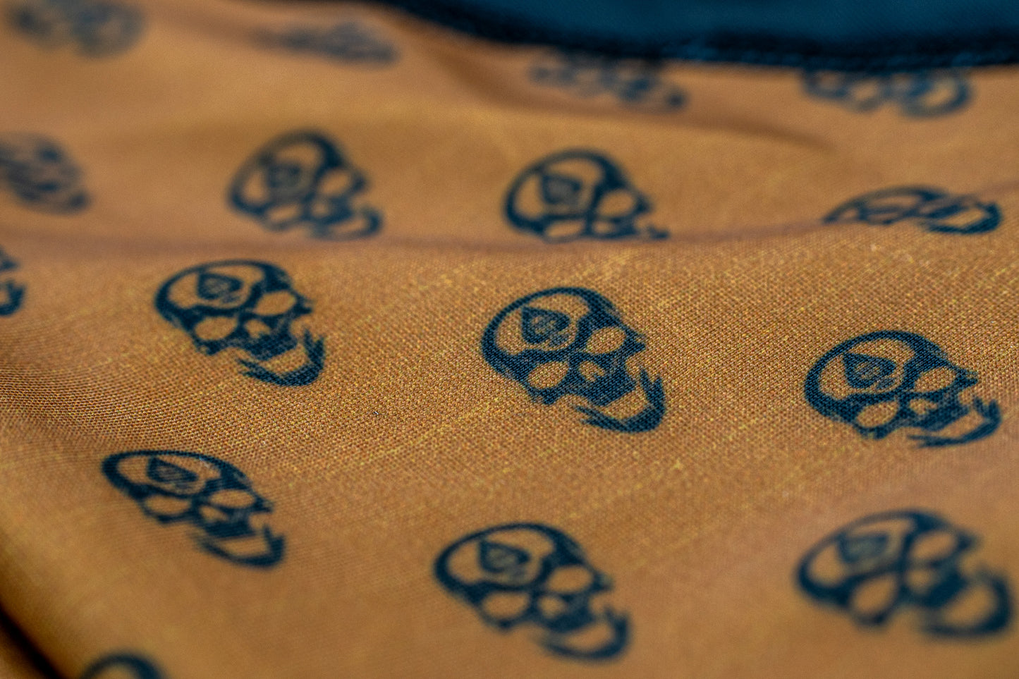 Essentials - Coyote Brown Rash Guard