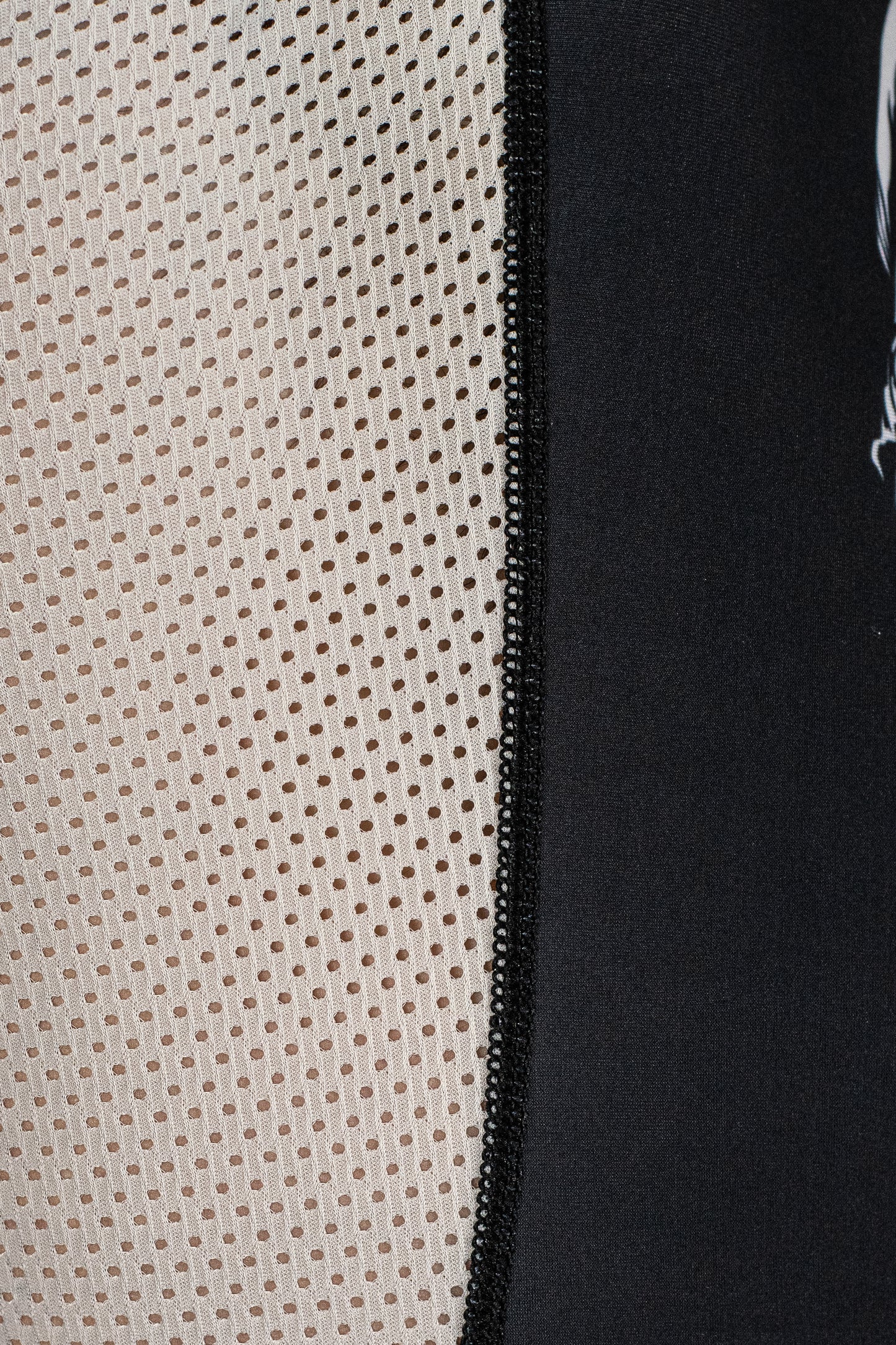 Essentials - White Rash Guard