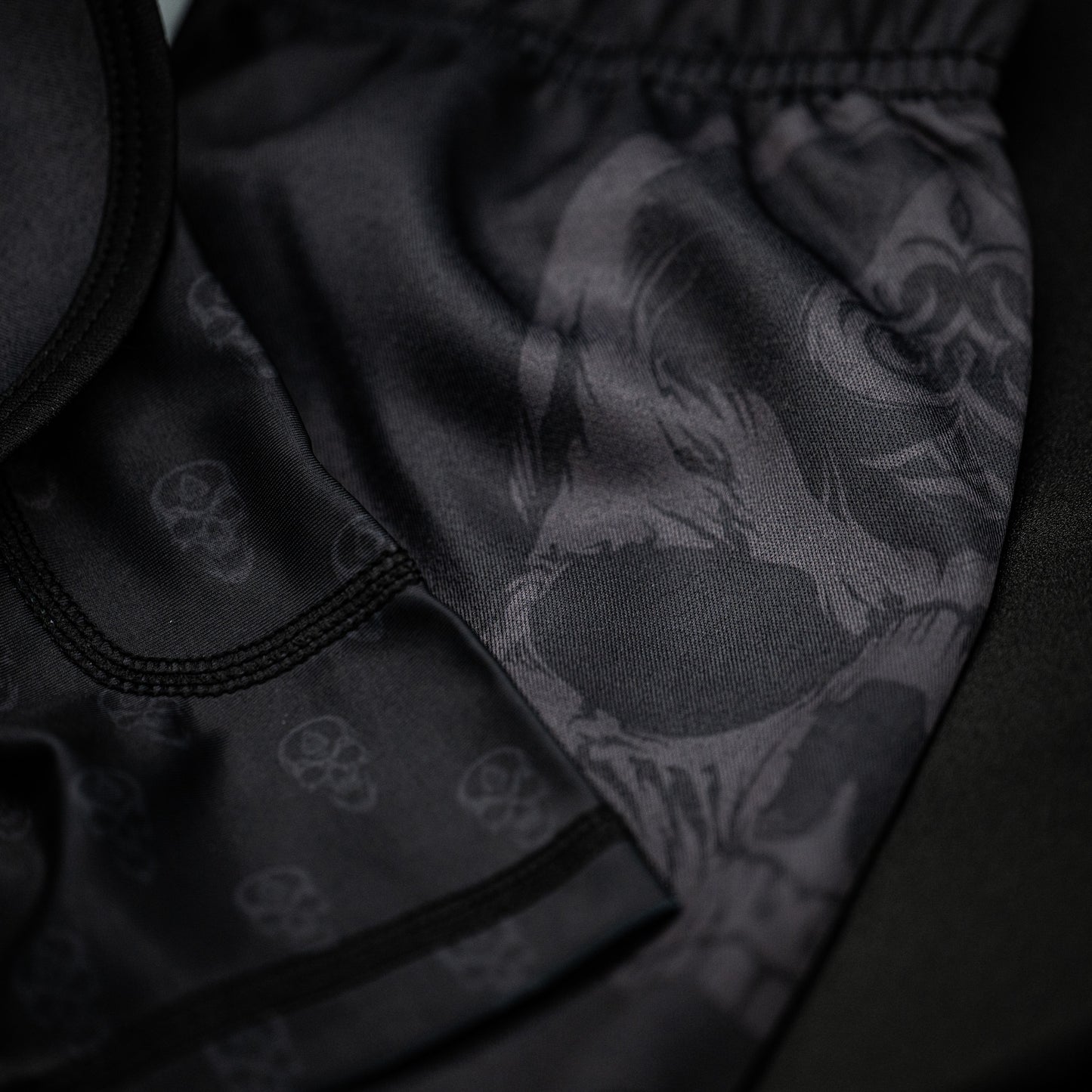 Essentials Shorts - Blackout
