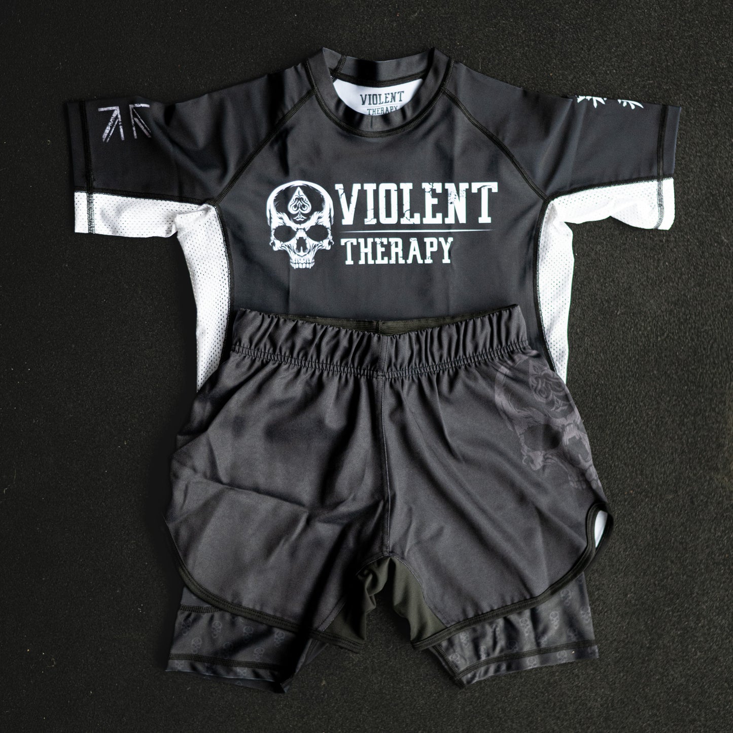 Essentials - White Rash Guard